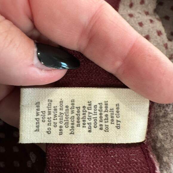 Pink Rose Dark Red Pull On Leggings w/ Snowflakes & Diamonds Size Medium - Picture 6 of 6